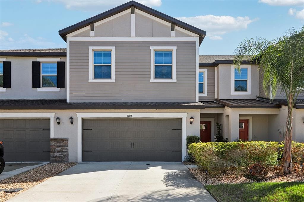 1306 WHITE FOX RUN
