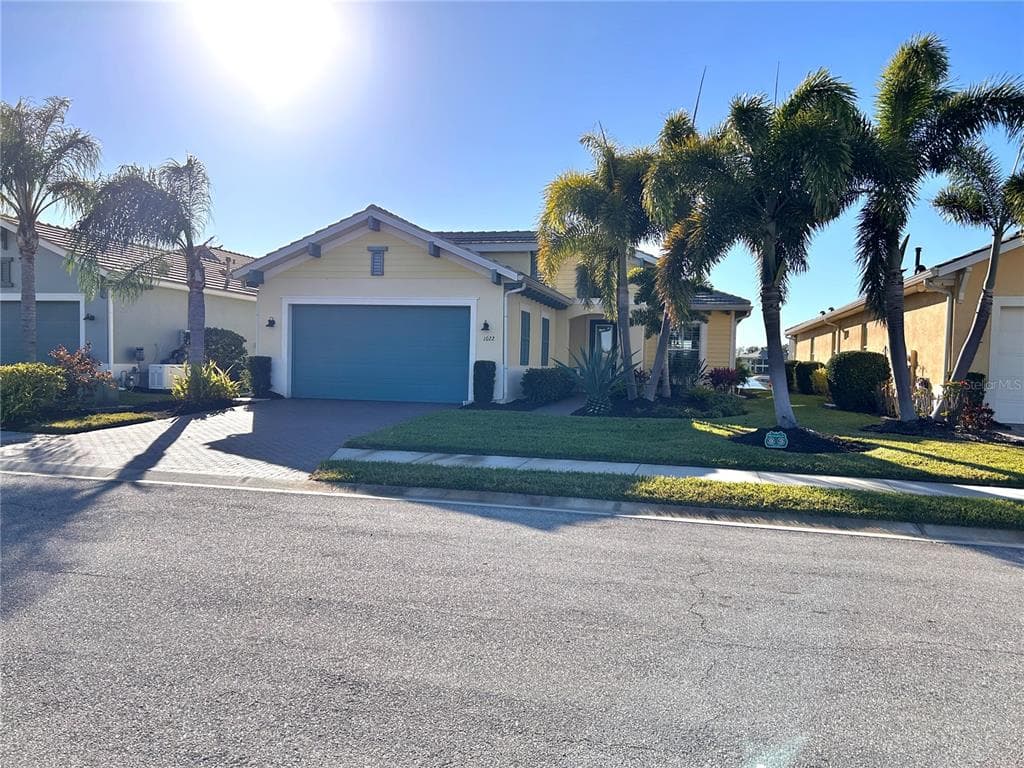 1022 OVERLOOK COURT