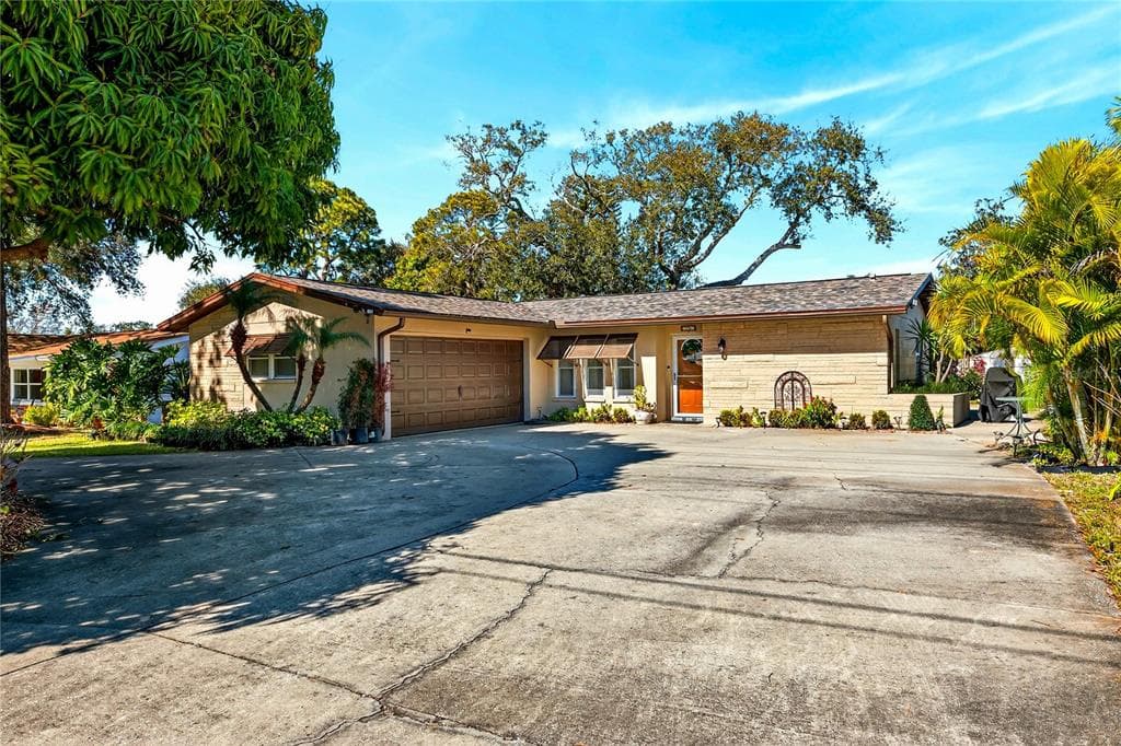 13961 86TH AVENUE SEMINOLE, FL 33776