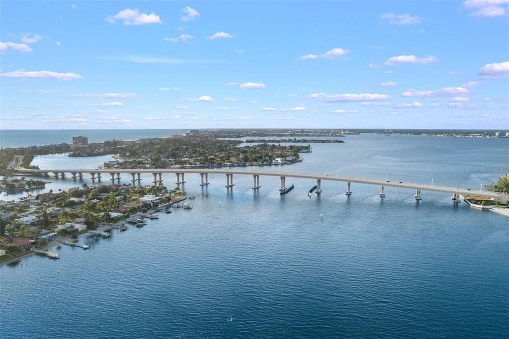 6191 BAHIA DEL MAR S UNIT 105 ST PETERSBURG, FL 33715
