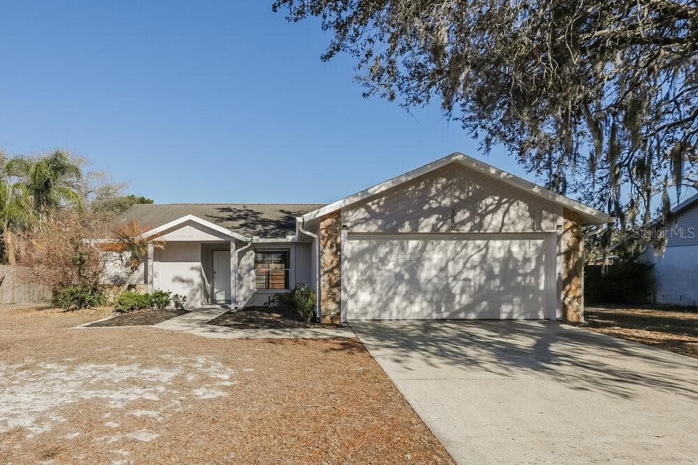 1012 CAMEO CREST LANE VALRICO, FL 33596