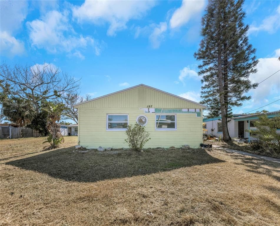 197 148TH AVENUE E MADEIRA BEACH, FL 33708