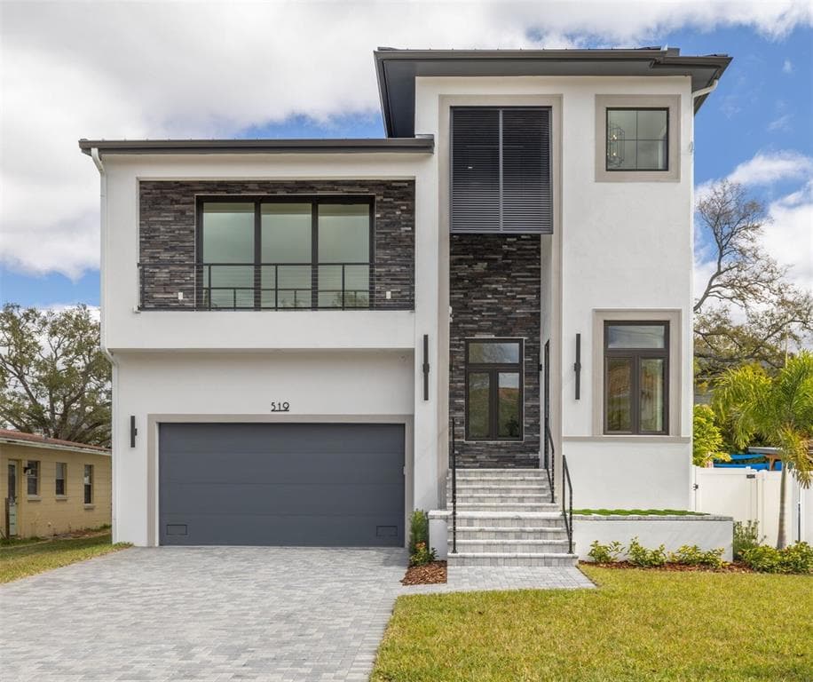 519 W DAVIS BOULEVARD TAMPA, FL 33606