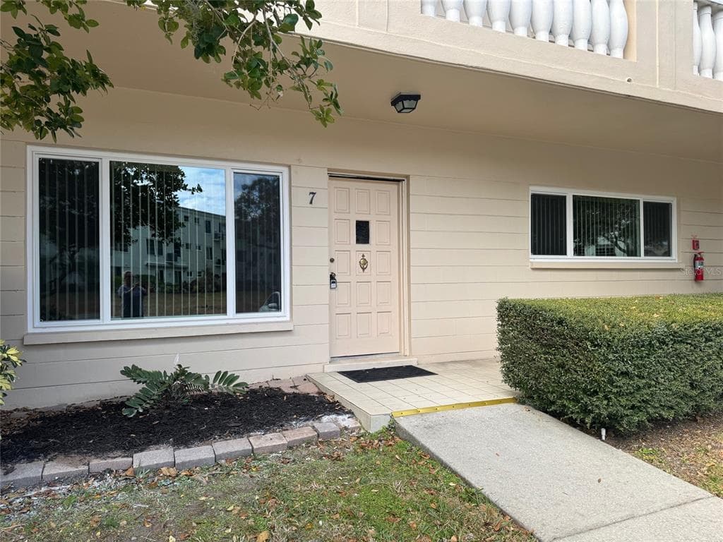 2170 AMERICUS BOULEVARD S UNIT 7 CLEARWATER, FL 33763
