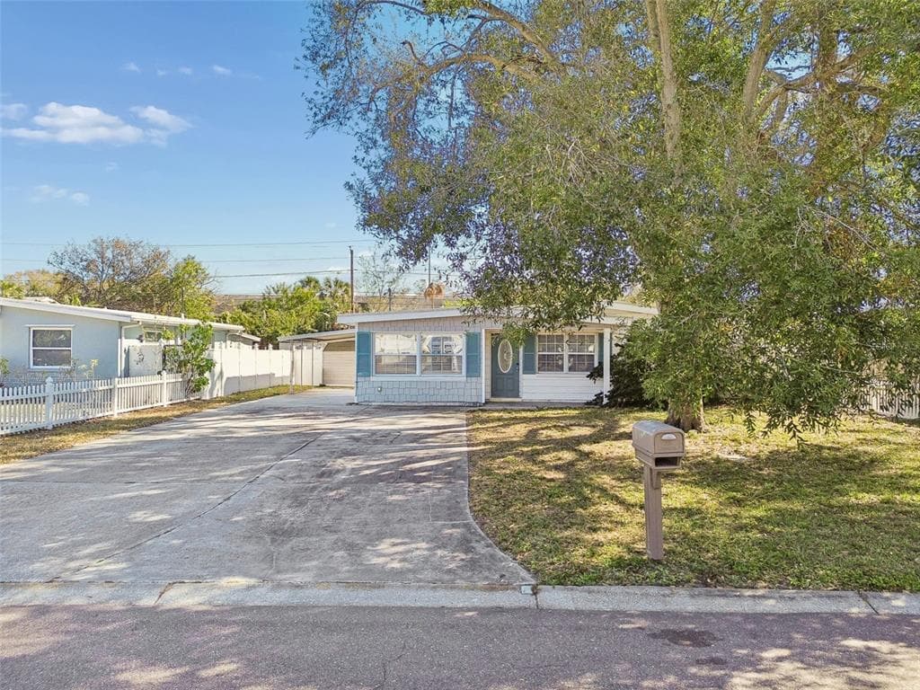 255 WERTZ DRIVE LARGO, FL 33771