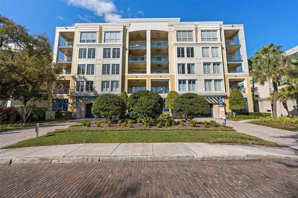 509 W BAY STREET UNIT 303 TAMPA, FL 33606