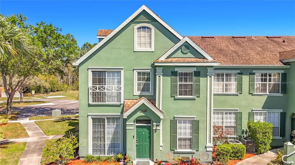 9068 LAKE CHASE ISLAND WAY UNIT 9068 TAMPA, FL 33626