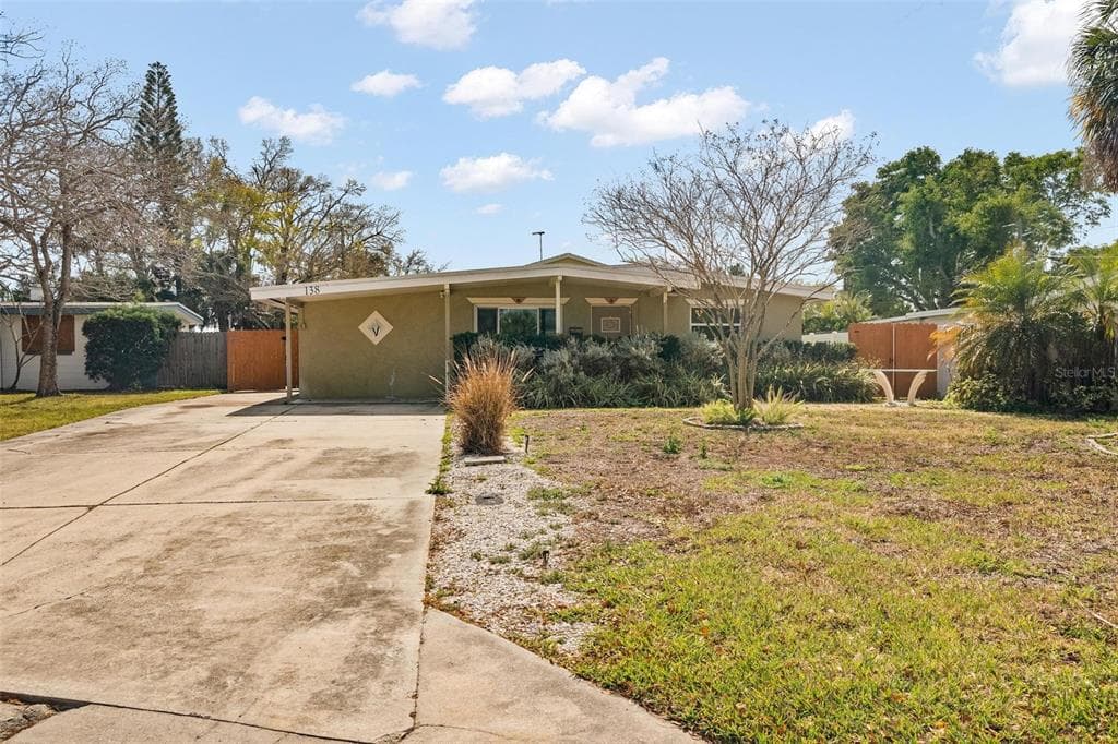 138 DAVISON AVENUE NE ST PETERSBURG, FL 33703