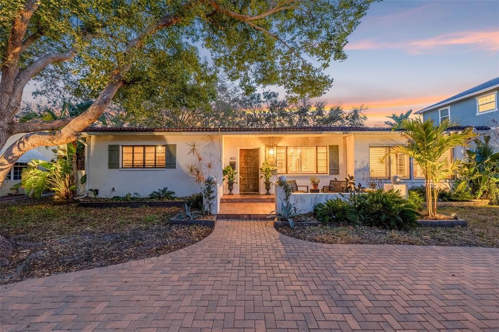 410 35TH AVENUE NE ST PETERSBURG, FL 33704