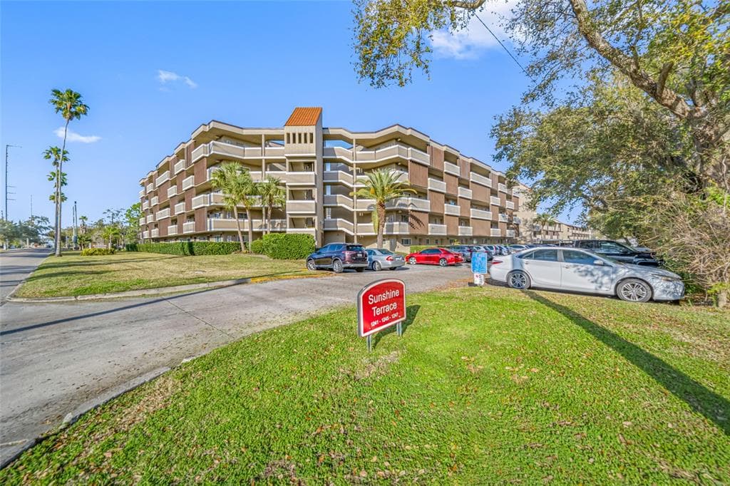 1247 S MARTIN LUTHER KING JR AVENUE UNIT 307 CLEARWATER, FL 33756
