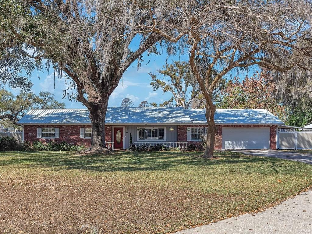 2004 CAPRI ROAD VALRICO, FL 33594