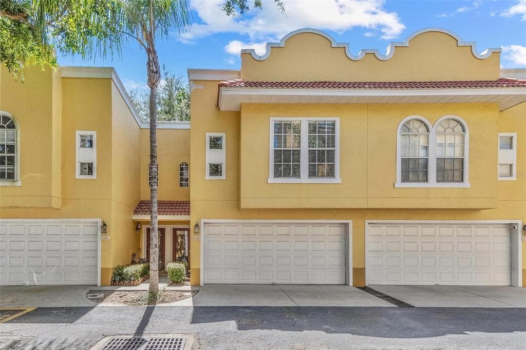 3330 LAS CAMPOS PLACE TAMPA, FL 33611