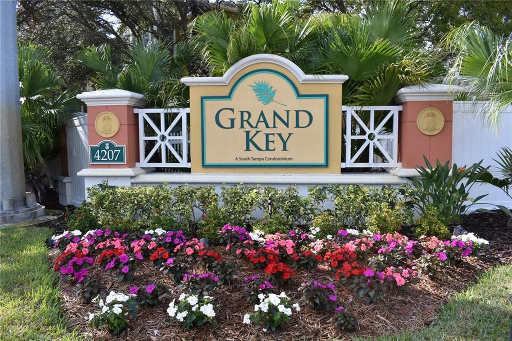 4207 S DALE MABRY HIGHWAY UNIT 12107 TAMPA, FL 33611