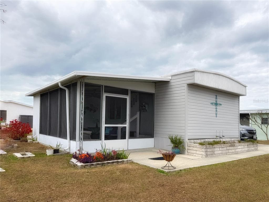 120 SAINT MARTINS WAY APOLLO BEACH, FL 33572