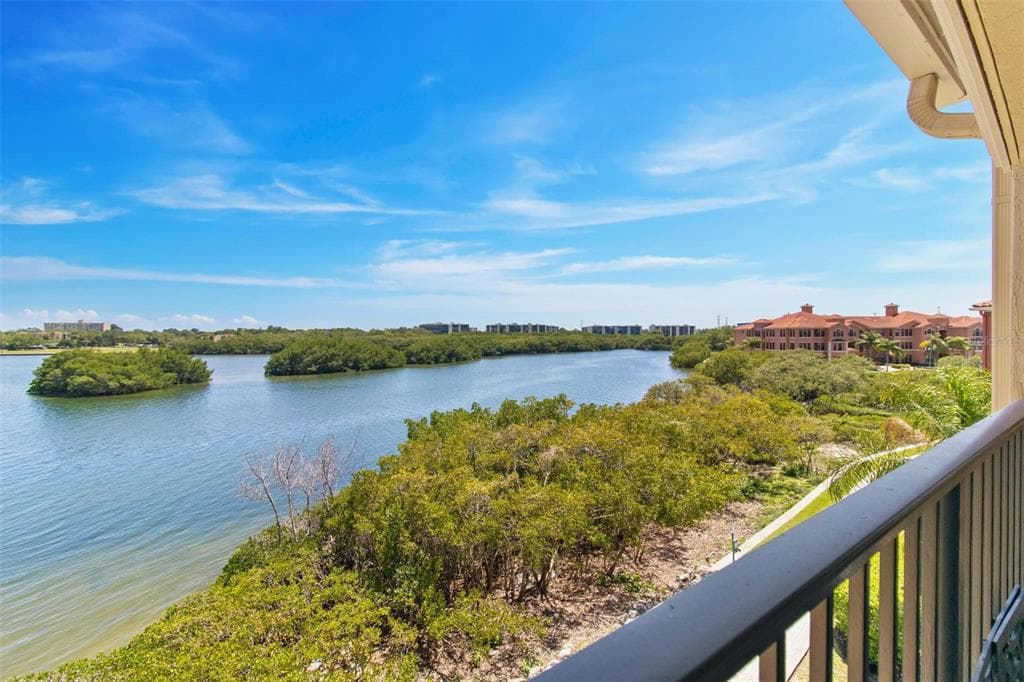 2739 VIA CAPRI UNIT 1039 CLEARWATER, FL 33764