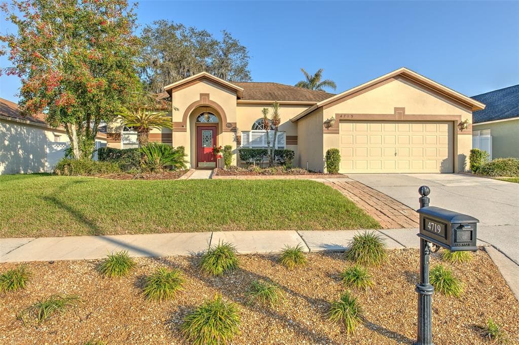 4719 PORTOBELLO CIRCLE