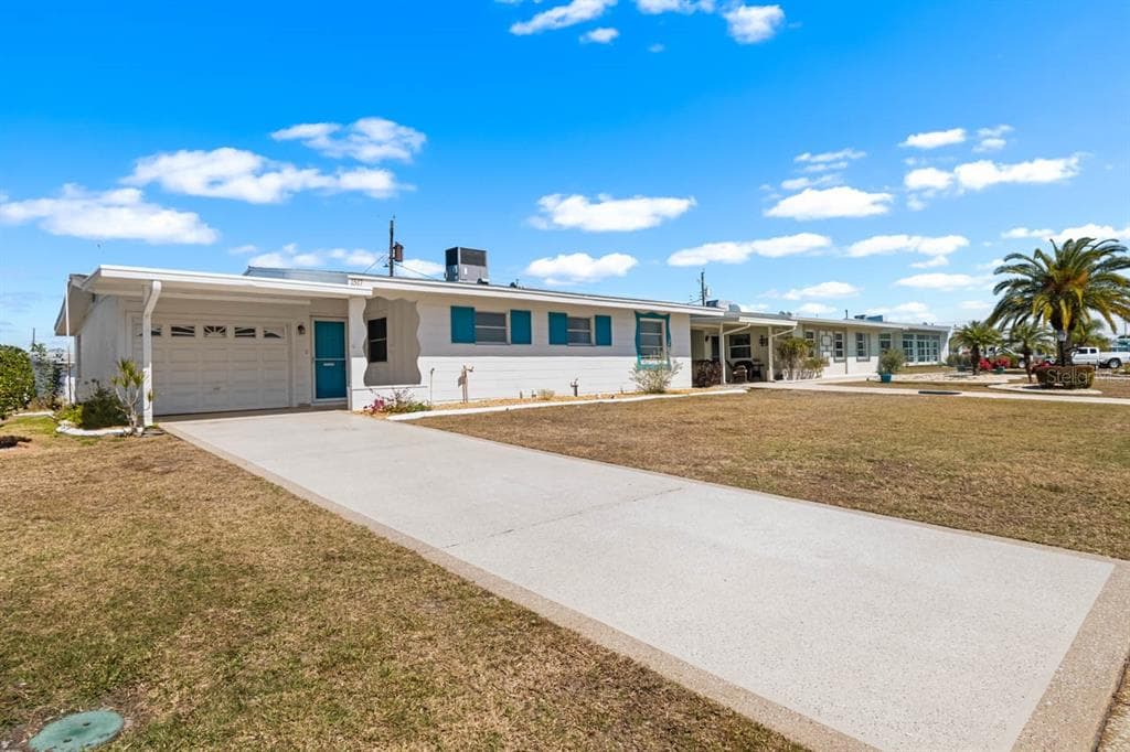 1517 CHEVY CHASE DRIVE SUN CITY CENTER, FL 33573