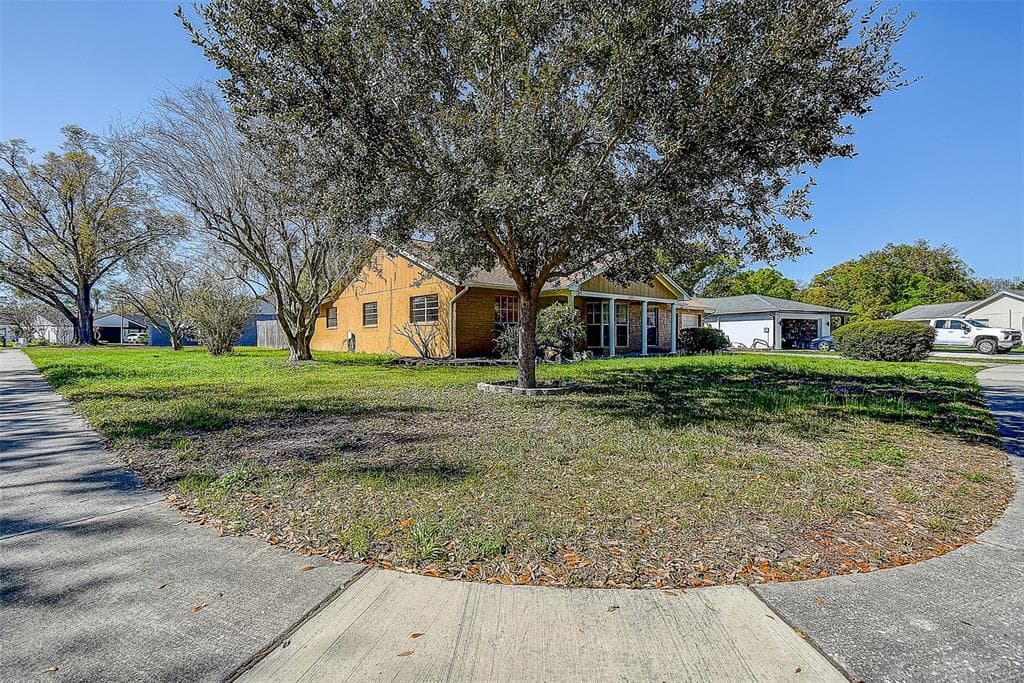 3102 OLD SPRING PLACE TAMPA, FL 33618