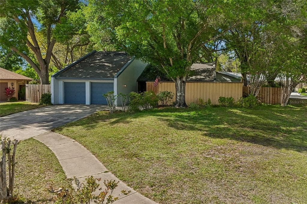 4438 SUMMER OAK DRIVE TAMPA, FL 33618