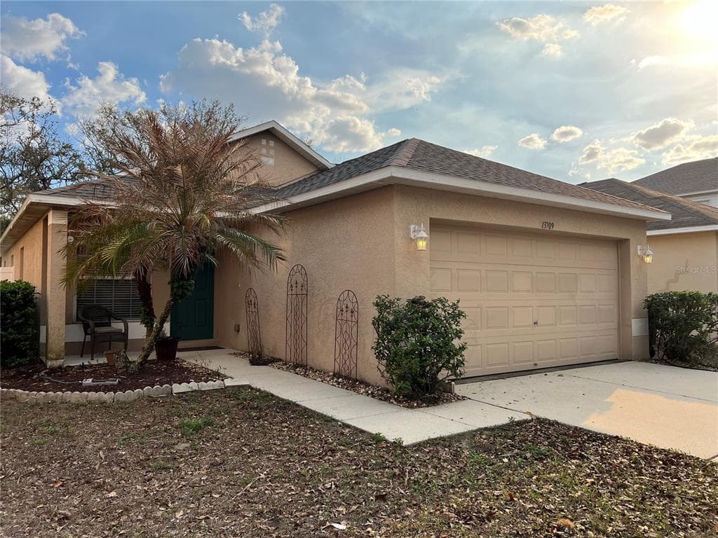 13709 GENTLE WOODS AVENUE RIVERVIEW, FL 33569