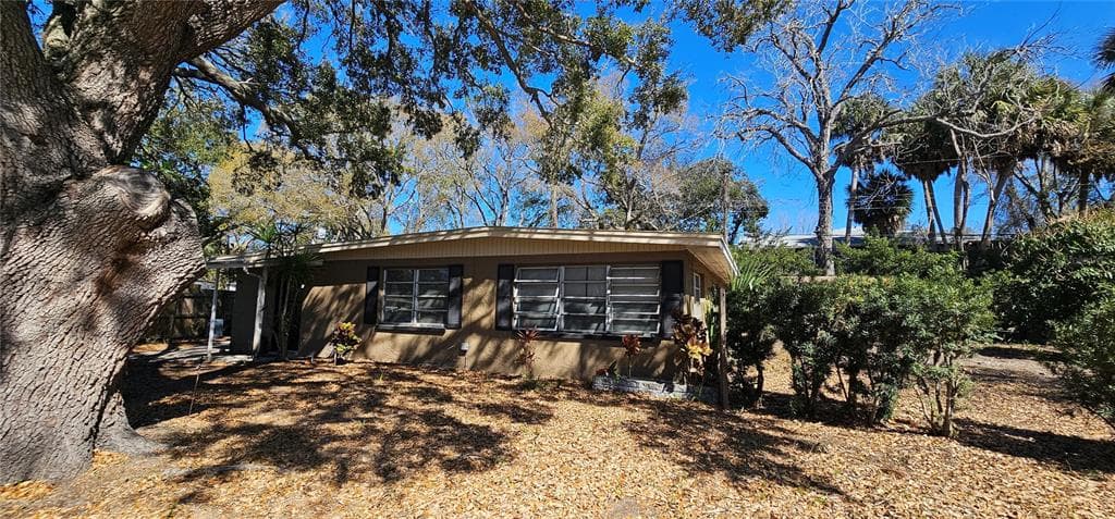 1516 ADELE PLACE