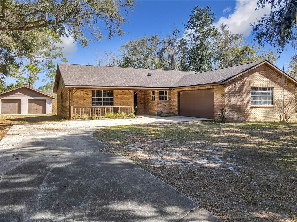 276 DELEON ROAD DEBARY, FL 32713