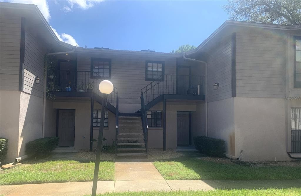 4106 ASHFORD GREEN PLACE UNIT 102 TAMPA, FL 33613