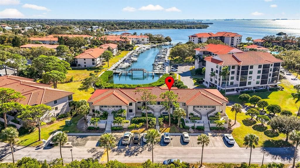 1805 MARINER DRIVE UNIT 52 TARPON SPRINGS, FL 34689