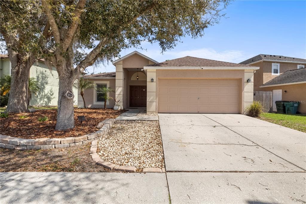 25016 HYDE PARK BOULEVARD LAND O LAKES, FL 34639