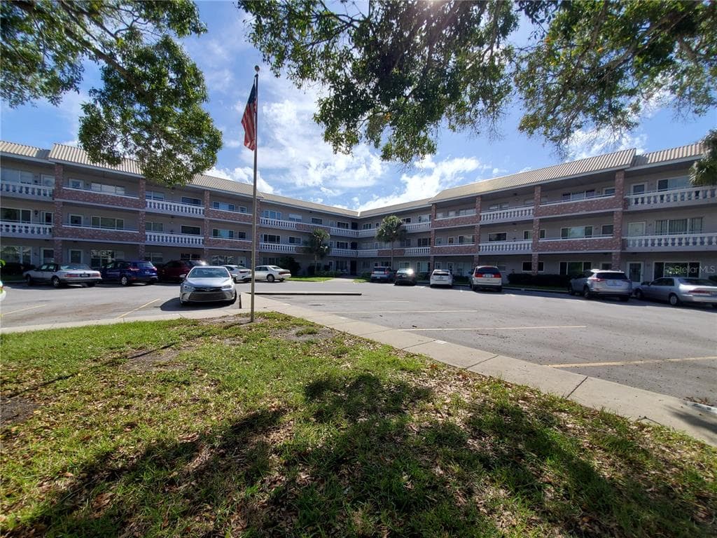 2461 RHODESIAN DRIVE UNIT 19 CLEARWATER, FL 33763
