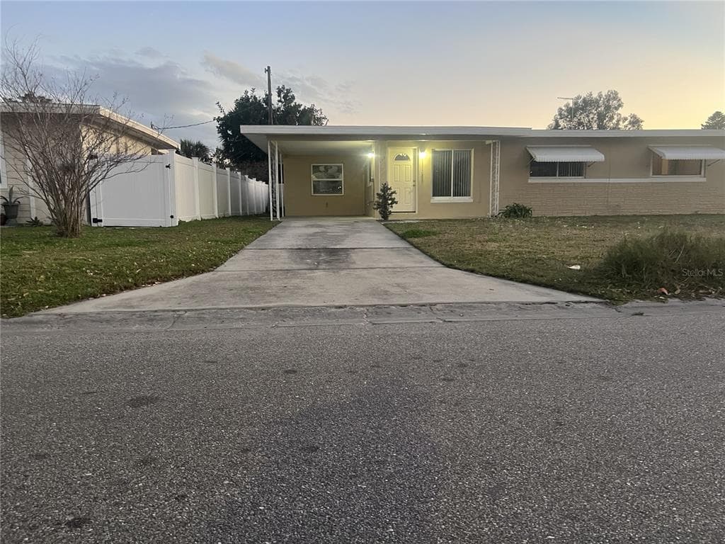 2495 BAYWOOD DRIVE E DUNEDIN, FL 34698