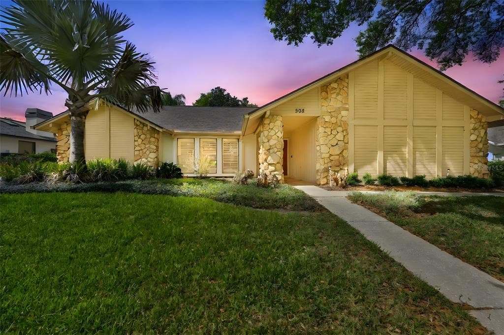 508 RUNNING HORSE ROAD SEFFNER, FL 33584