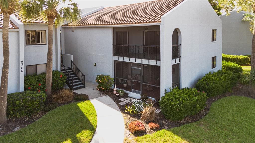 6326 GRAND BAHAMA CIRCLE UNIT H TAMPA, FL 33615