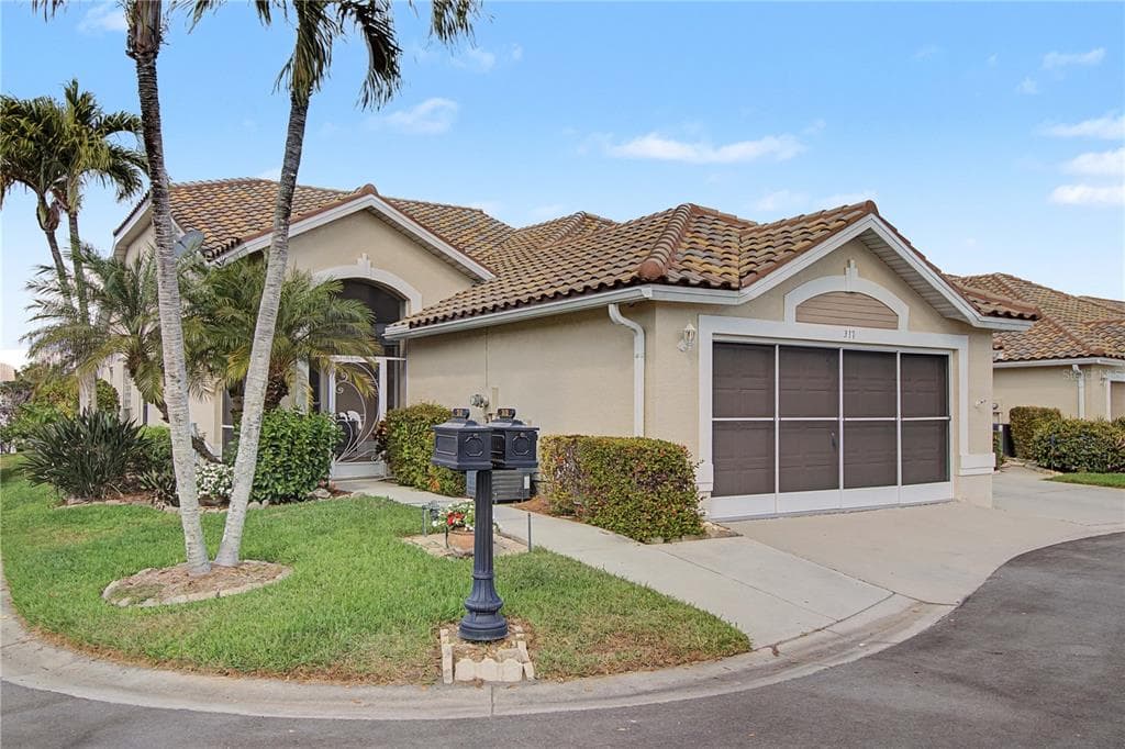 317 STELLA MARIS DRIVE S NAPLES, FL 34114