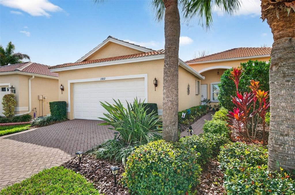 15812 AURORA LAKE CIRCLE WIMAUMA, FL 33598