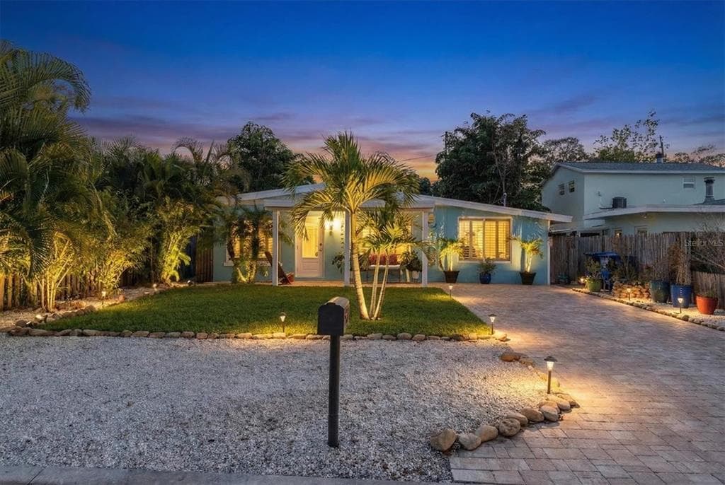 137 PENNSYLVANIA AVENUE PALM HARBOR, FL 34683