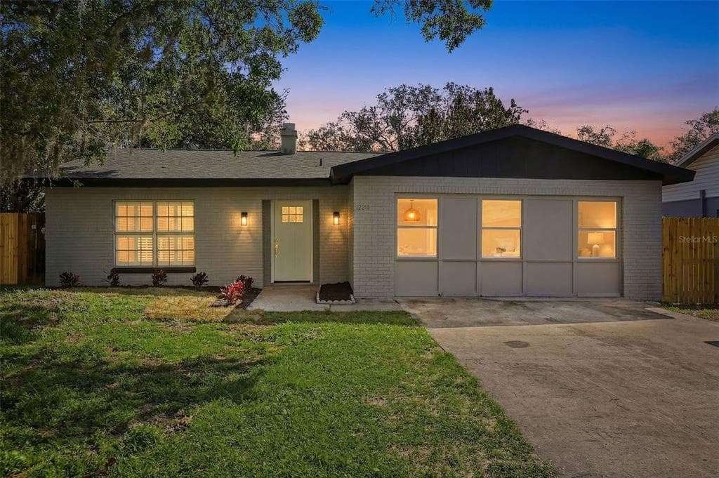 10217 N PAWNEE AVENUE TAMPA, FL 33617