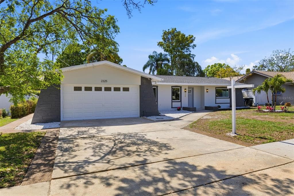 2325 GLENMOOR ROAD N CLEARWATER, FL 33764