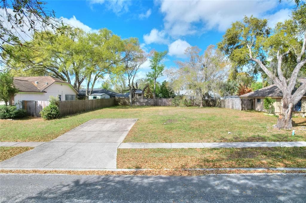 4103 YELLOWWOOD DRIVE VALRICO, FL 33594