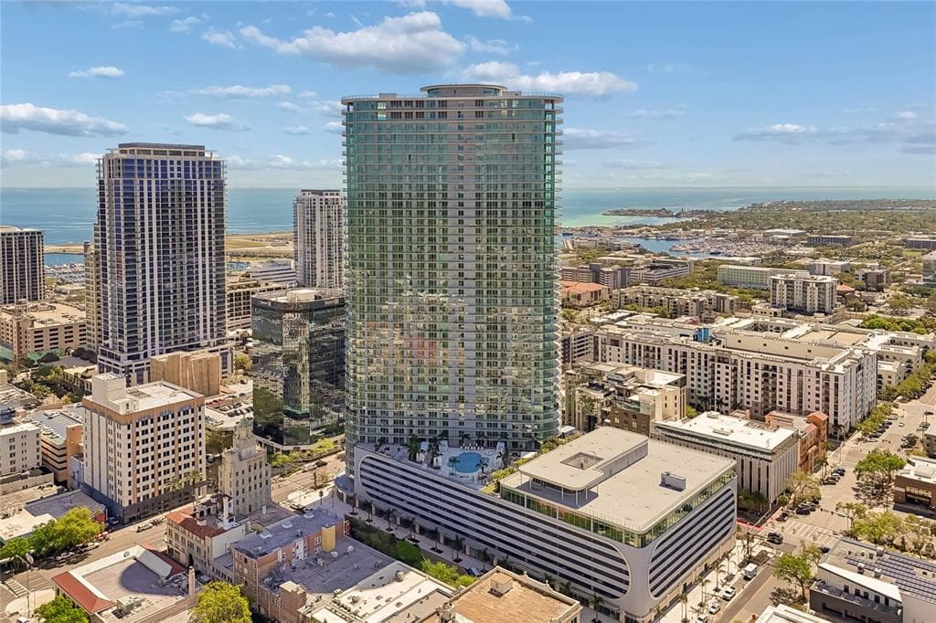 400 CENTRAL AVENUE UNIT 2102
