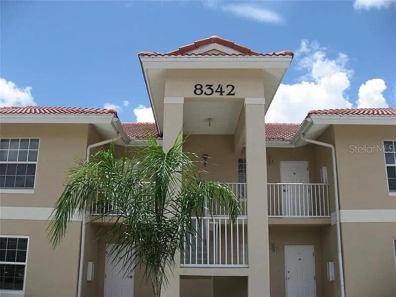 8342 BERNWOOD COVE LOOP UNIT 804 FORT MYERS, FL 33966