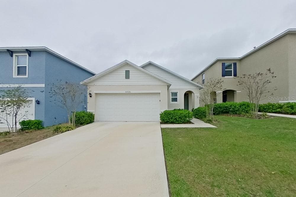 32036 KATELIN CIRCLE LEESBURG, FL 34748