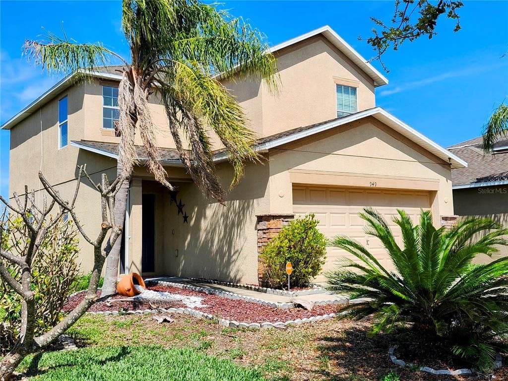 949 SEMINOLE SKY DRIVE RUSKIN, FL 33570