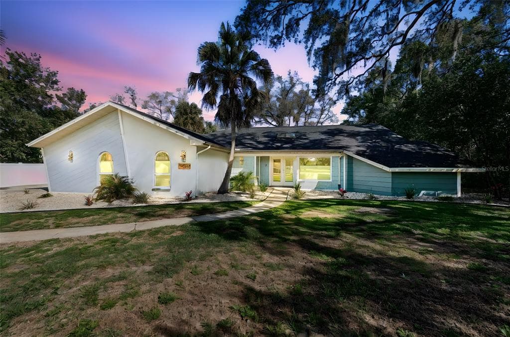 7995 CHAUCER DRIVE WEEKI WACHEE, FL 34607