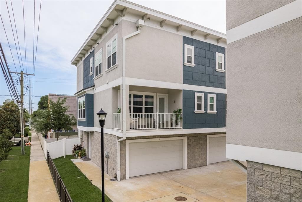 3702 W ROLAND STREET UNIT 2 TAMPA, FL 33609