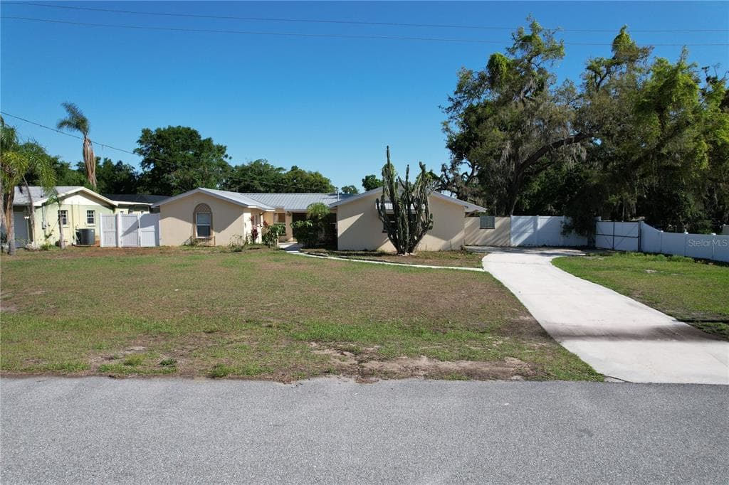 914 HOMEWOOD DRIVE BRANDON, FL 33511