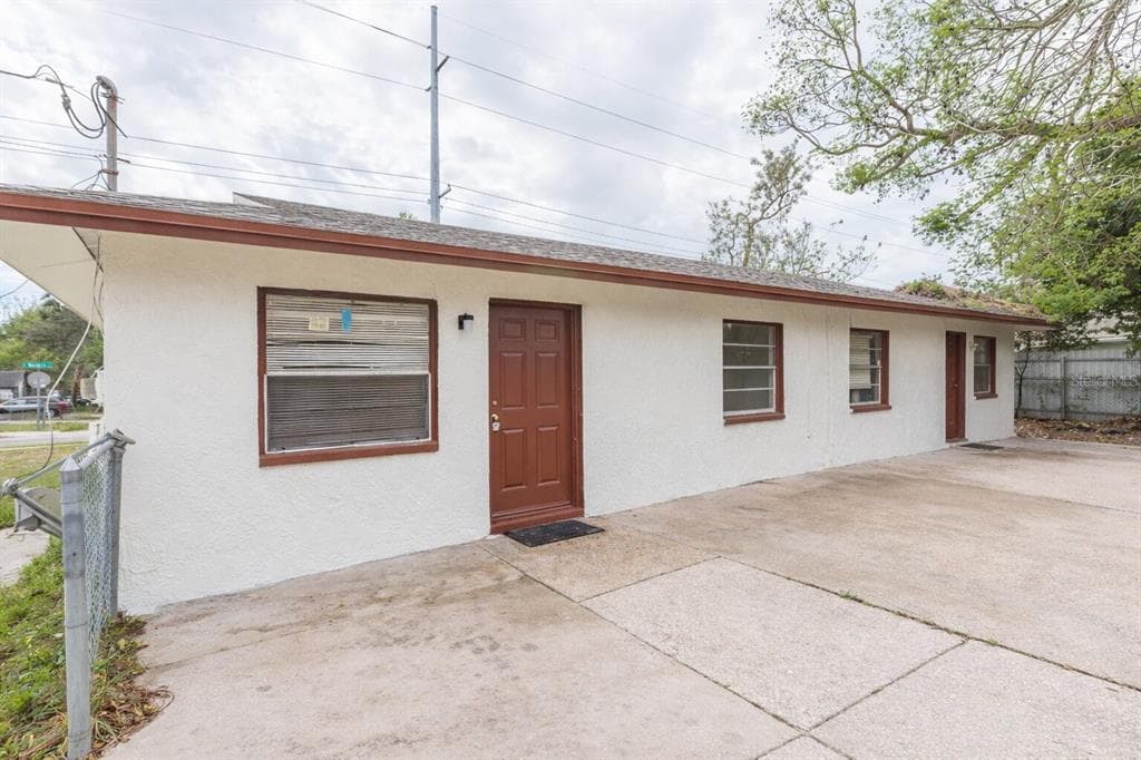 8402 N MULBERRY STREET TAMPA, FL 33604