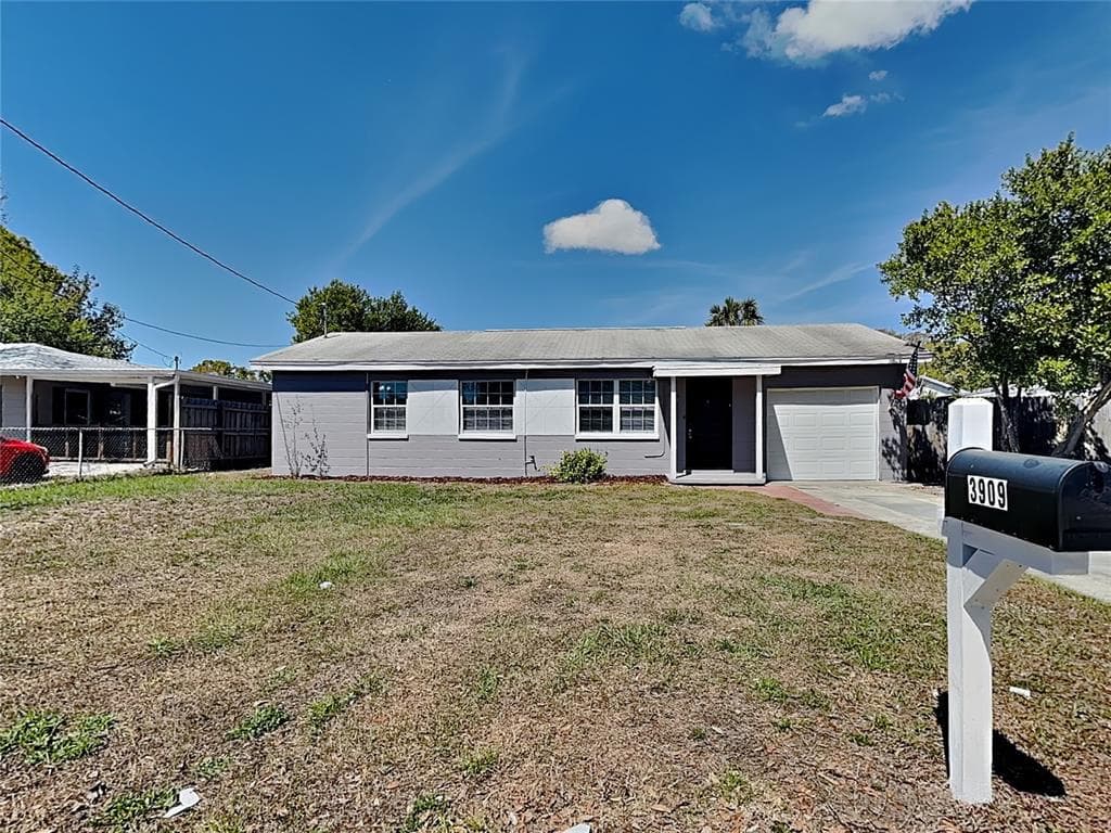 3909 W WALLACE AVENUE TAMPA, FL 33611