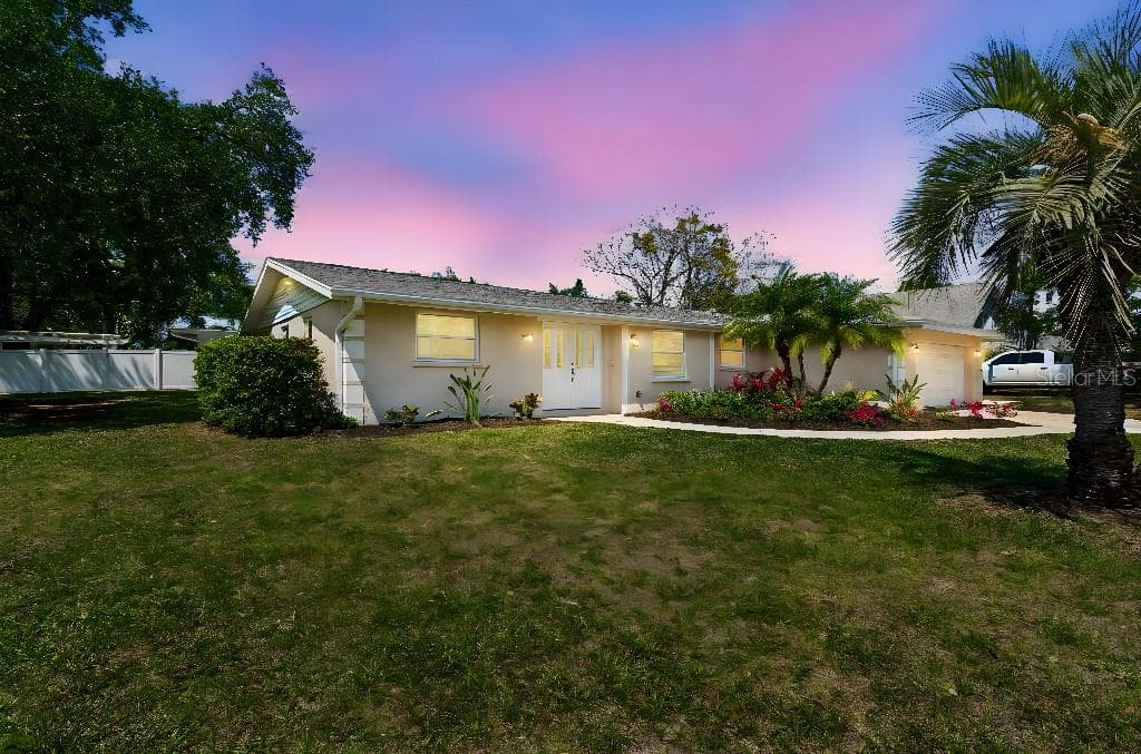 994 S BRINK AVENUE SARASOTA, FL 34237