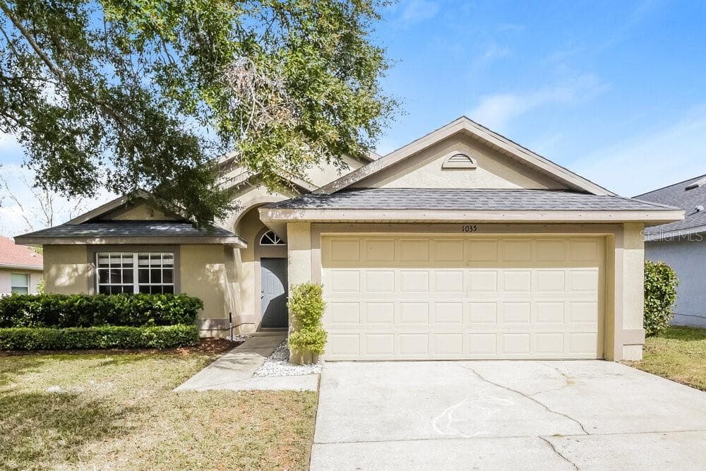 1035 PINE STREET APOPKA, FL 32703